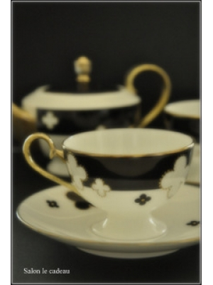 Salon le cadeau (白金)